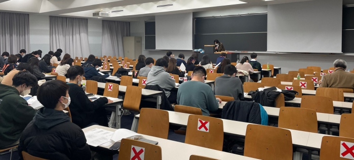 2022年度「政経学部ゼミナール論文等発表会」01