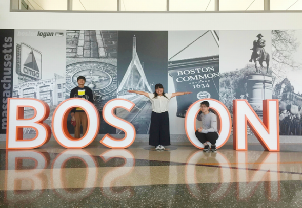 ボストンローガン空港にて